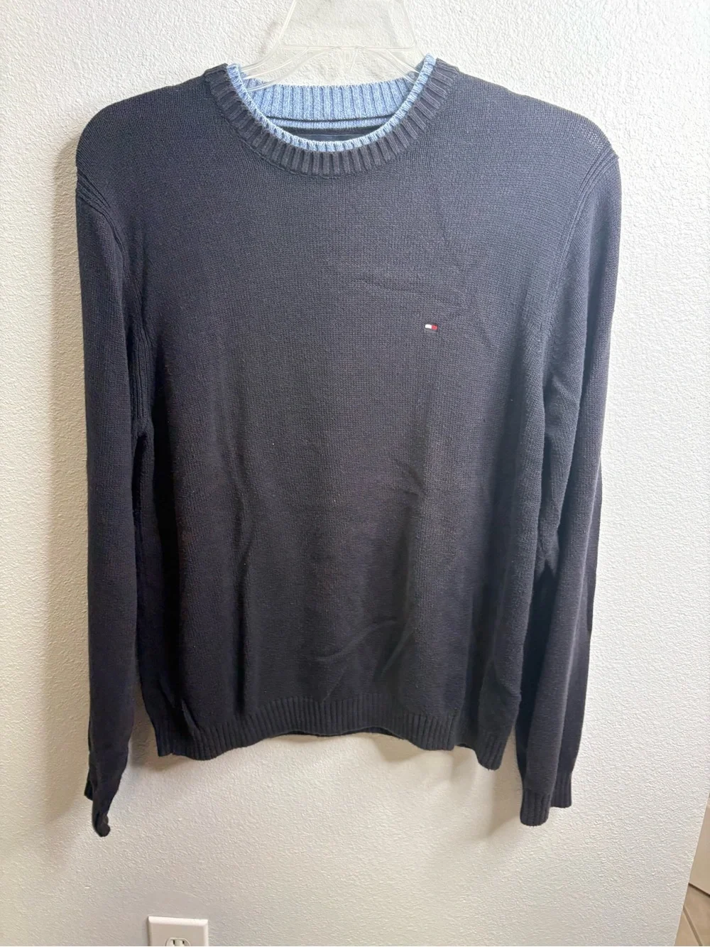 Tommy Hilfiger Large Navy Crewneck Pullover Sweater